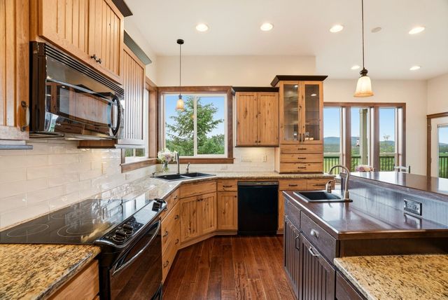 16919 N South Bank Rd, Nine Mile Falls, WA 99026