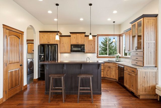 16919 N South Bank Rd, Nine Mile Falls, WA 99026