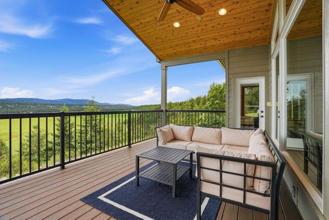 16919 N South Bank Rd, Nine Mile Falls, WA 99026