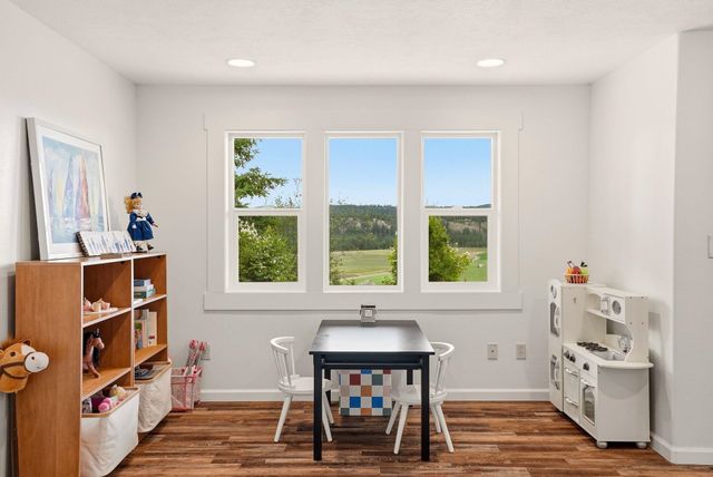 16919 N South Bank Rd, Nine Mile Falls, WA 99026