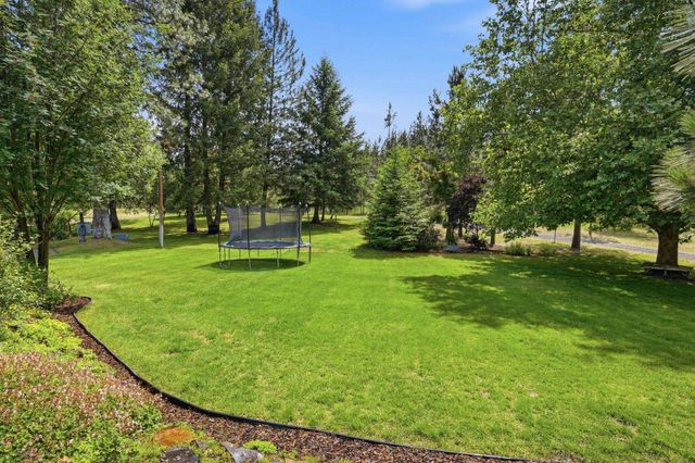 16919 N South Bank Rd, Nine Mile Falls, WA 99026