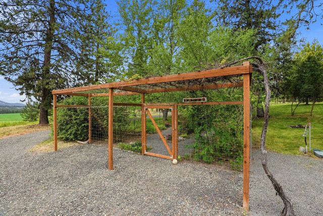 16919 N South Bank Rd, Nine Mile Falls, WA 99026