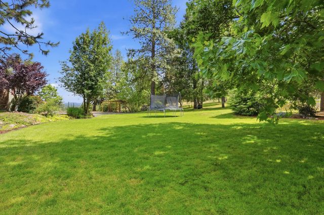 16919 N South Bank Rd, Nine Mile Falls, WA 99026