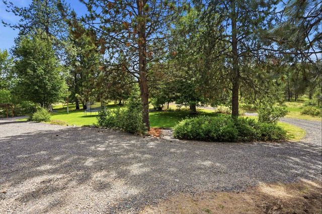16919 N South Bank Rd, Nine Mile Falls, WA 99026