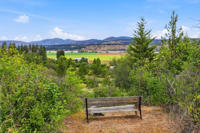 16919 N South Bank Rd, Nine Mile Falls, WA 99026