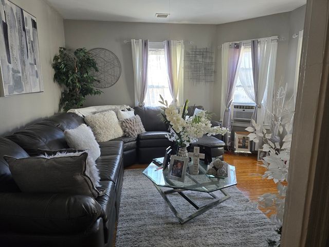 74 Glenway St, Boston, MA 02121