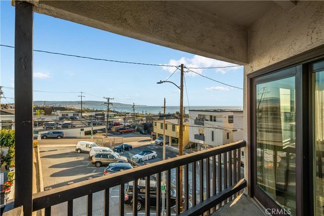 221 12th Place, Manhattan Beach, CA 90266