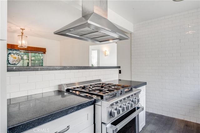 221 12th Place, Manhattan Beach, CA 90266