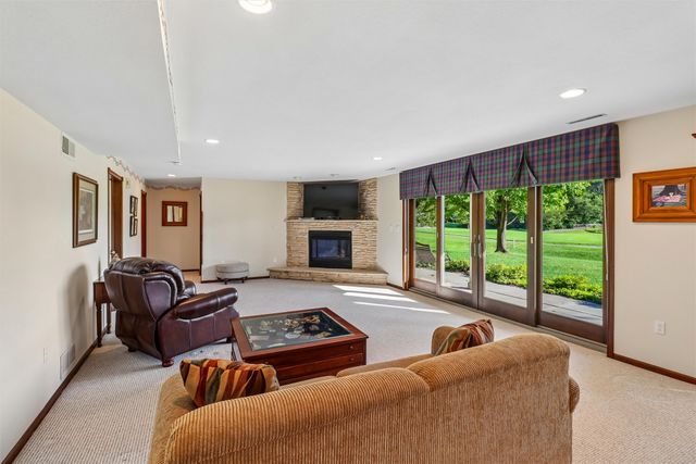 3418 NE Briarwood Drive, Ankeny, IA 50021