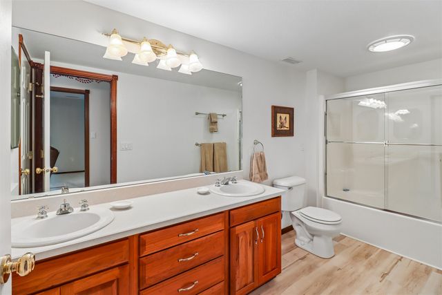 3418 NE Briarwood Drive, Ankeny, IA 50021