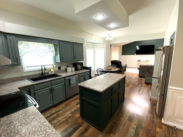 101 Pinecrest Court, Bellefontaine, OH 43311