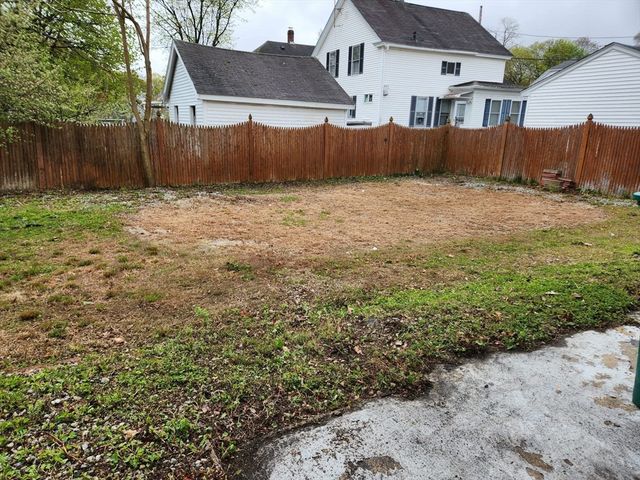 144 Parker St, Lowell, MA 01851