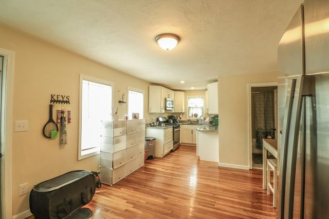 144 Parker St, Lowell, MA 01851