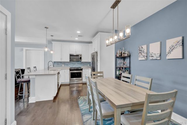 622 Marina Pointe Drive 622, East Rockaway, NY 11518