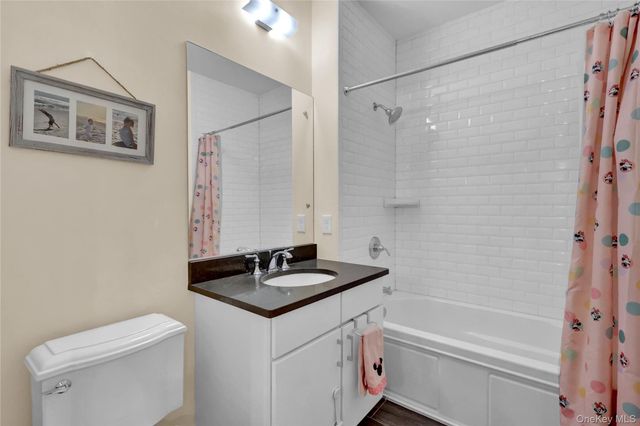 622 Marina Pointe Drive 622, East Rockaway, NY 11518