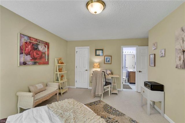 862 Gleneagles DR, Newport News, VA 23602