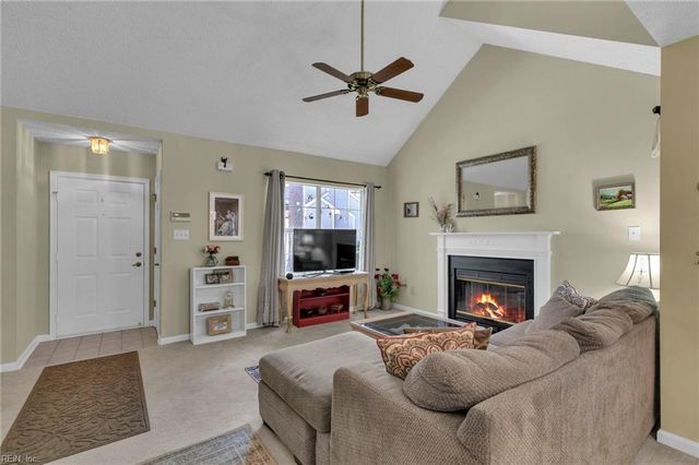 862 Gleneagles DR, Newport News, VA 23602