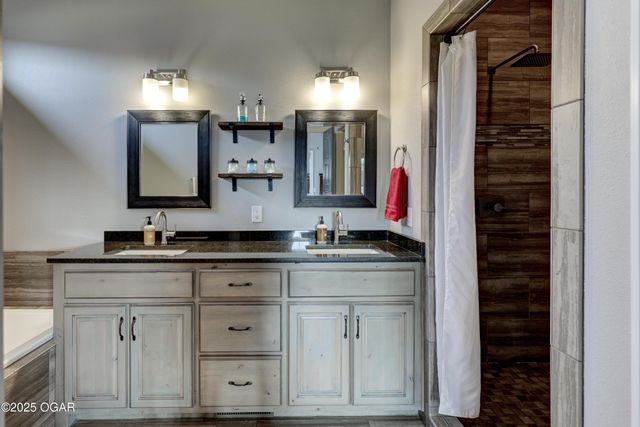 2230 W 26th Street, Joplin, MO 64804