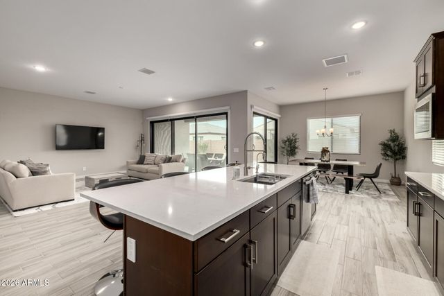 8026 W NICOLET Avenue, Glendale, AZ 85303