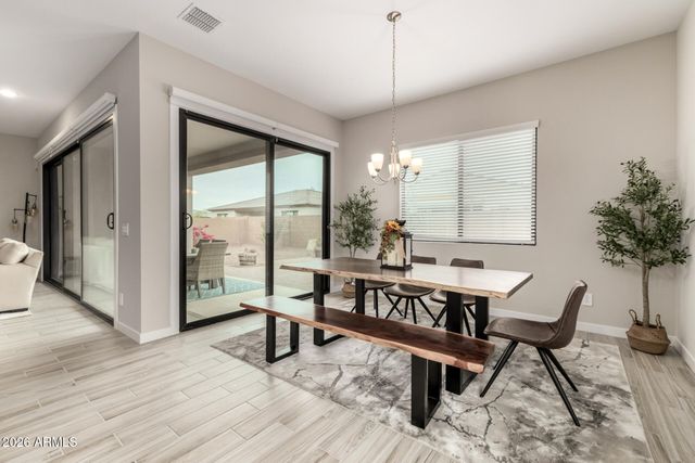 8026 W NICOLET Avenue, Glendale, AZ 85303