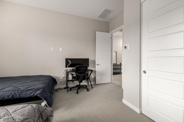 8026 W NICOLET Avenue, Glendale, AZ 85303