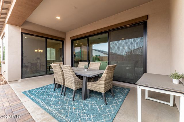 8026 W NICOLET Avenue, Glendale, AZ 85303