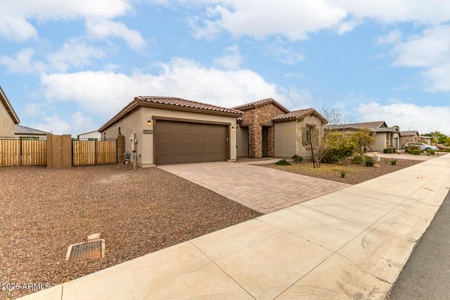 8026 W NICOLET Avenue, Glendale, AZ 85303