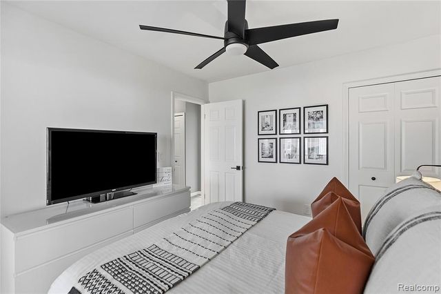 1043 Arthur Drive, Troy, MI 48083