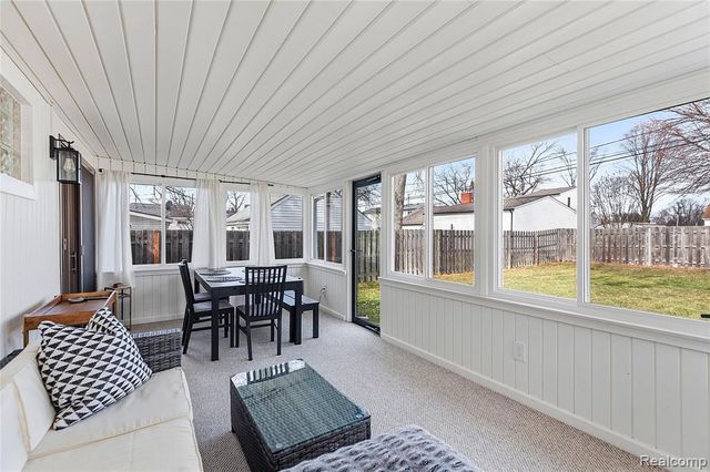 1043 Arthur Drive, Troy, MI 48083