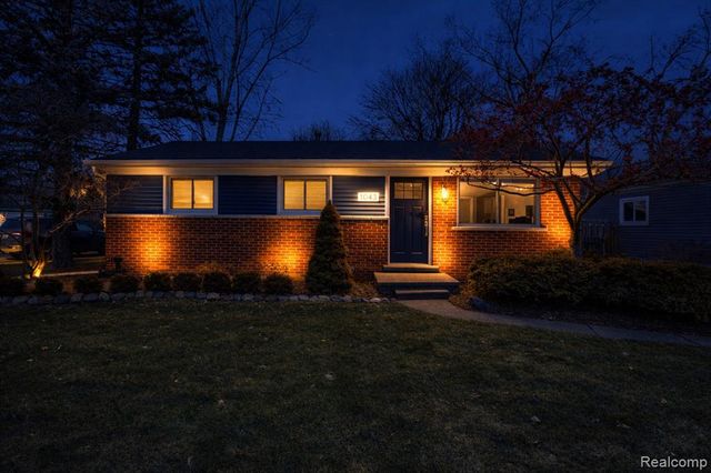 1043 Arthur Drive, Troy, MI 48083