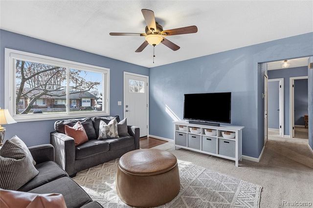 1043 Arthur Drive, Troy, MI 48083