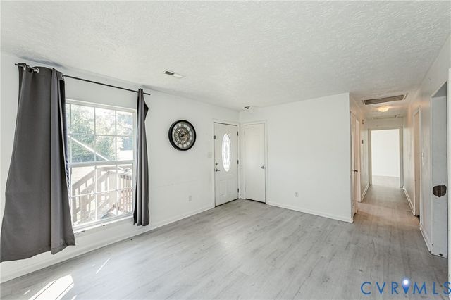 8624 Warrior Rd, Quinton, VA 23141