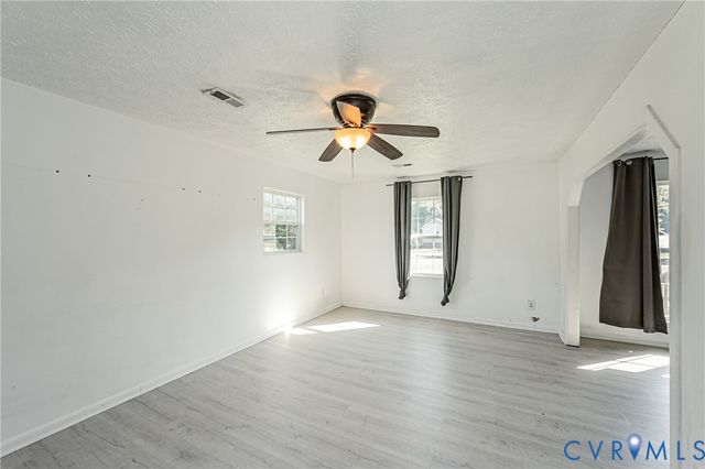 8624 Warrior Rd, Quinton, VA 23141