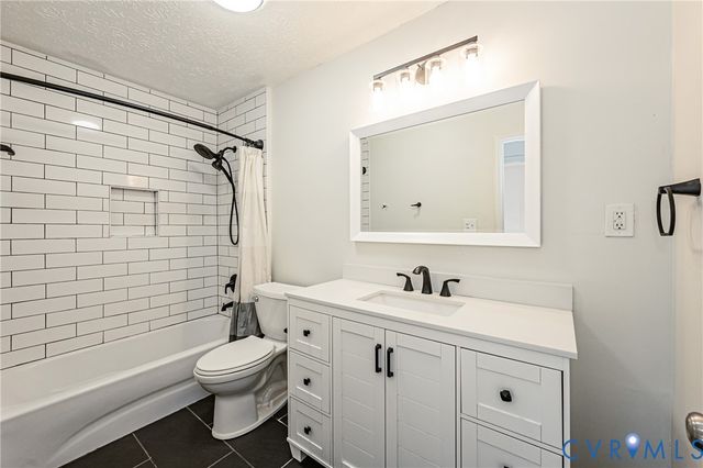 8624 Warrior Rd, Quinton, VA 23141