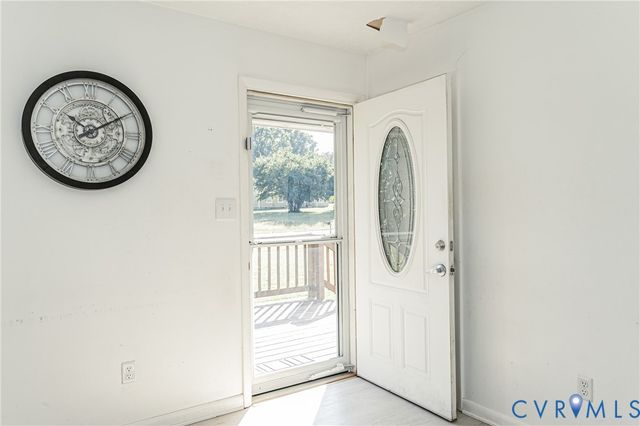 8624 Warrior Rd, Quinton, VA 23141