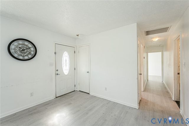 8624 Warrior Rd, Quinton, VA 23141