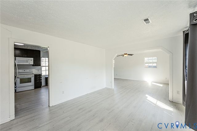 8624 Warrior Rd, Quinton, VA 23141