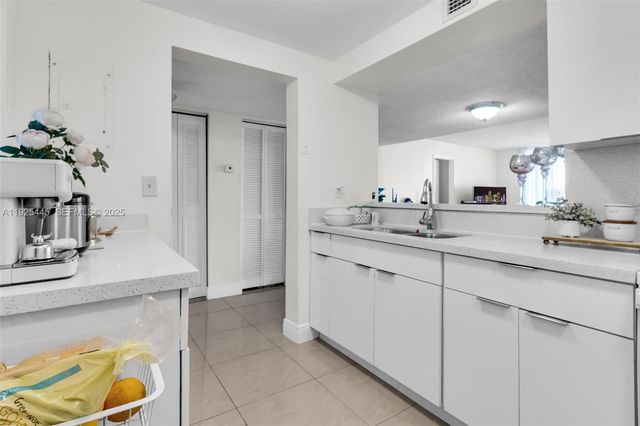 14180 SW 84th St 205-G, Miami, FL 33183