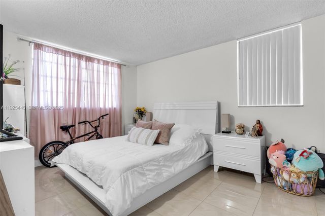 14180 SW 84th St 205-G, Miami, FL 33183