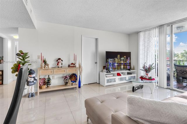 14180 SW 84th St 205-G, Miami, FL 33183