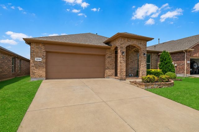 5044 Sugarcane Lane, Fort Worth, TX 76179