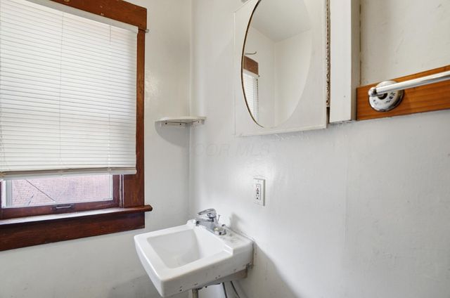 2433 N 4th Street, Columbus, OH 43202