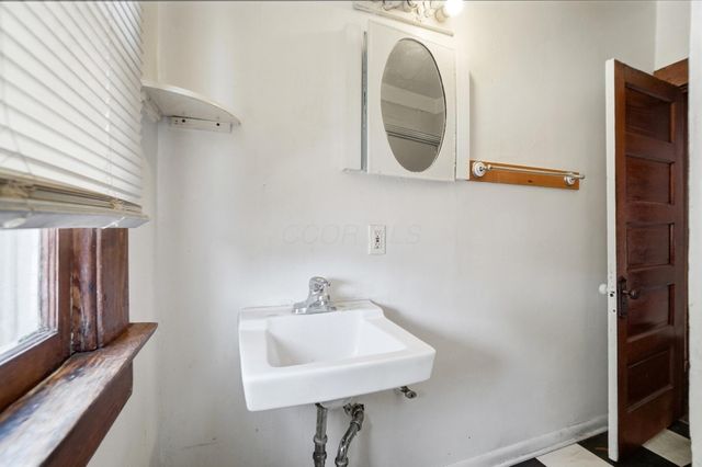 2433 N 4th Street, Columbus, OH 43202