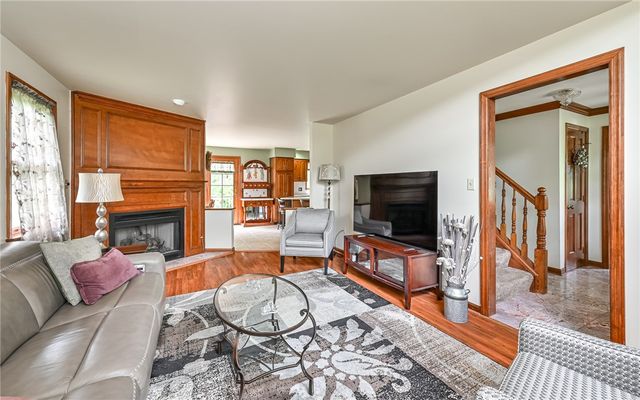 212 Whitehaven Dr, Richland, PA 15044