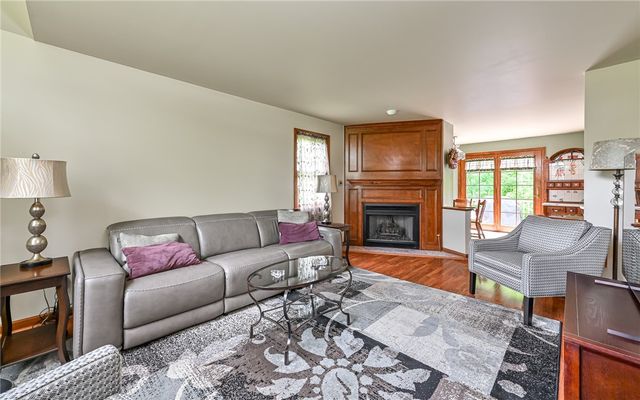 212 Whitehaven Dr, Richland, PA 15044