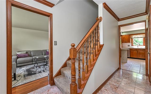 212 Whitehaven Dr, Richland, PA 15044
