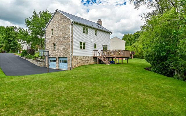 212 Whitehaven Dr, Richland, PA 15044