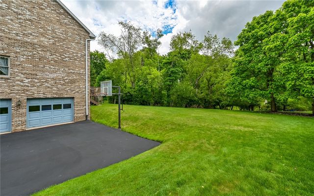 212 Whitehaven Dr, Richland, PA 15044