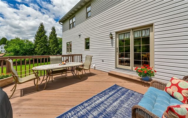 212 Whitehaven Dr, Richland, PA 15044