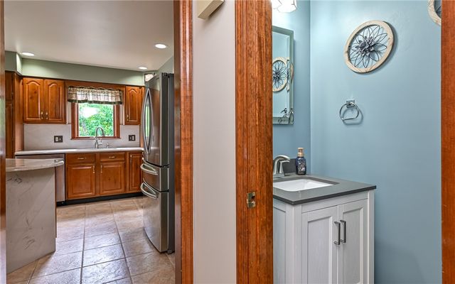 212 Whitehaven Dr, Richland, PA 15044